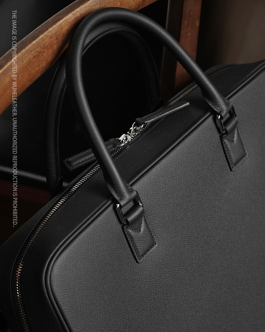 Leather briefcase in black