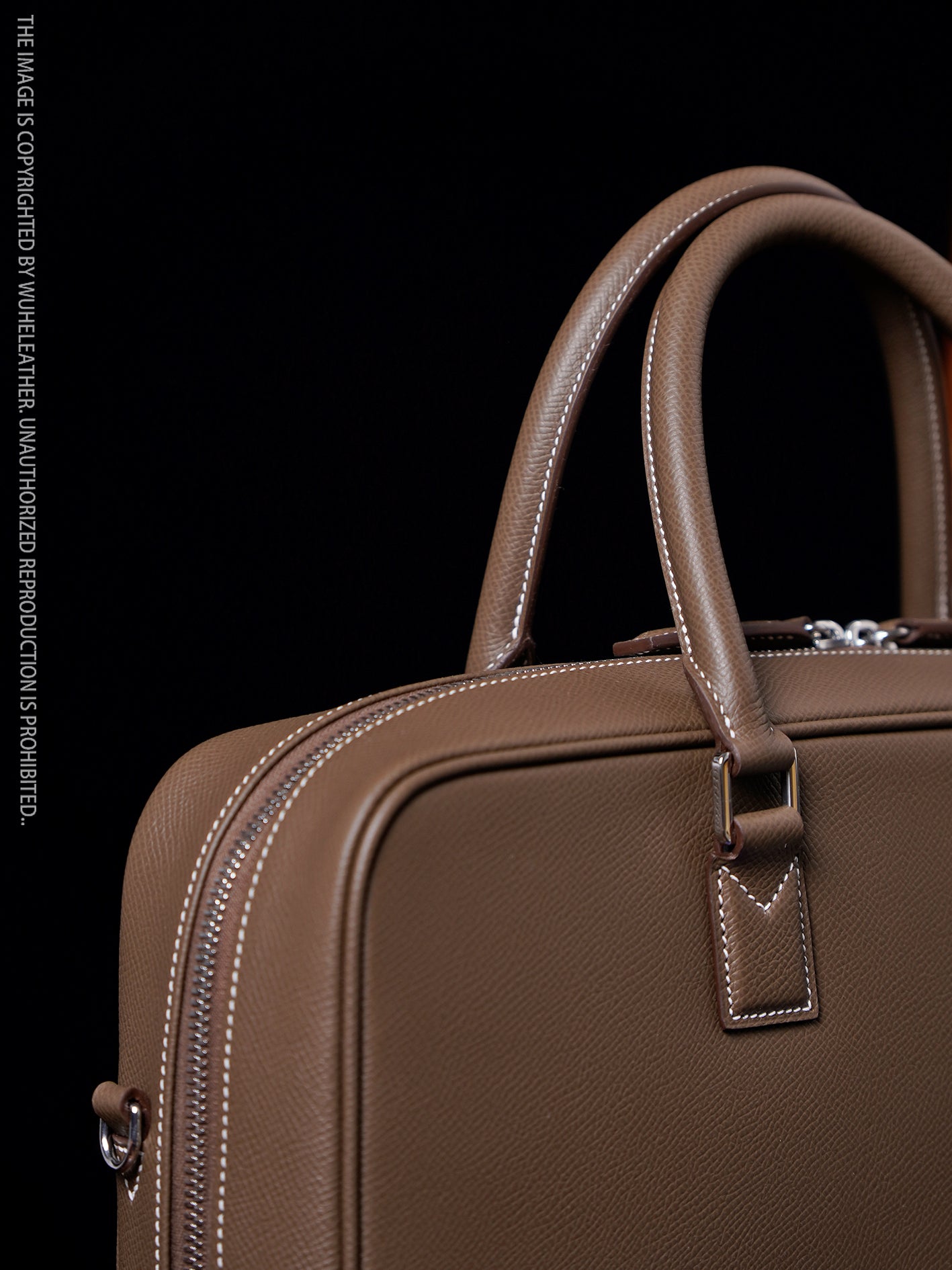 Leather briefcase in black