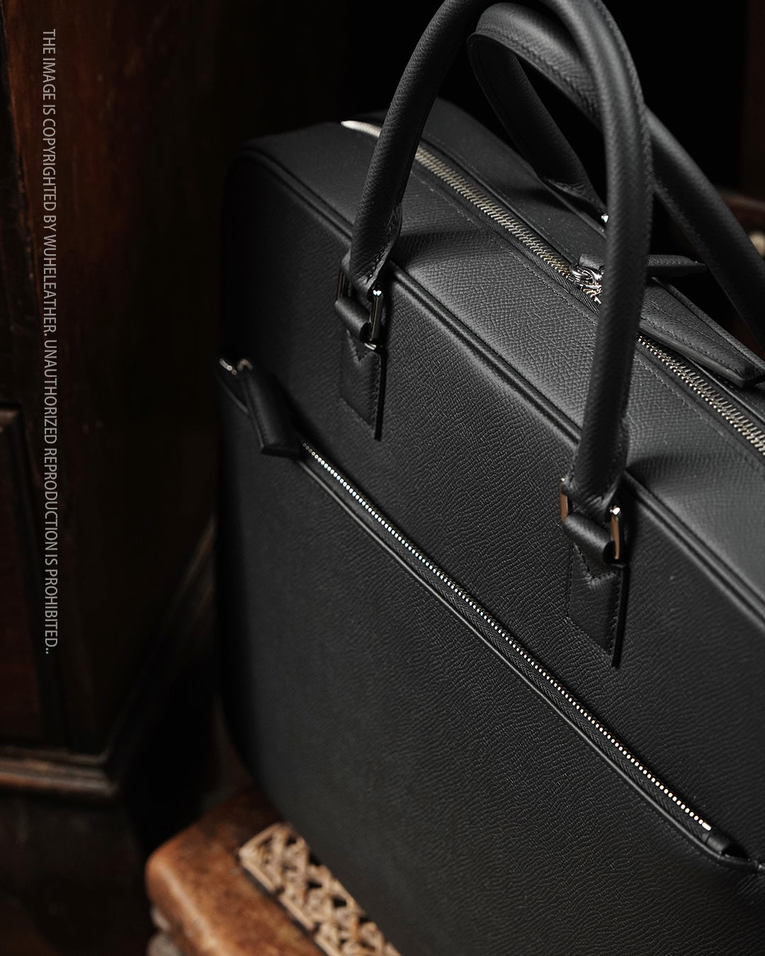 Leather briefcase in black
