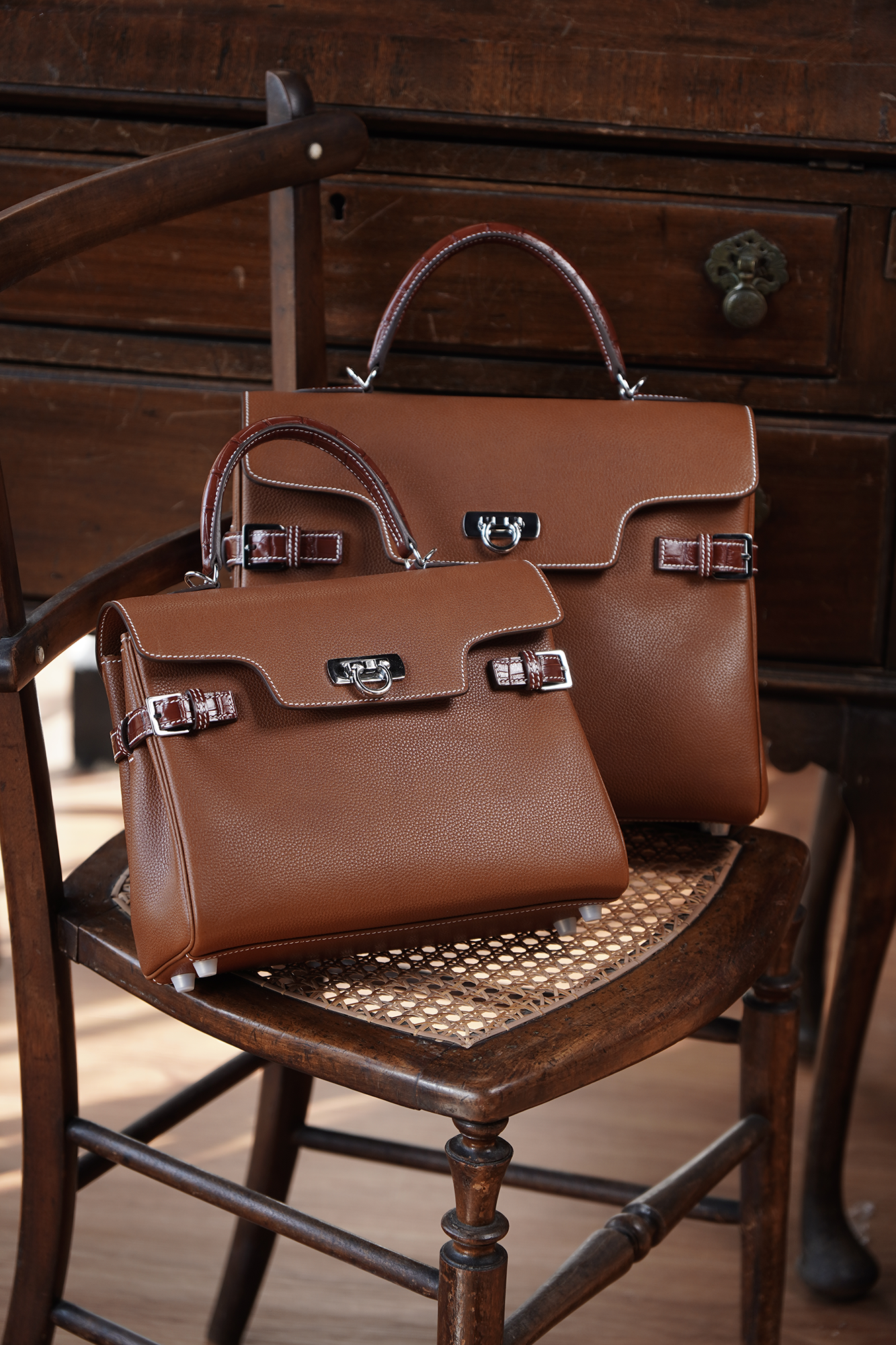 WUHE||Horseshoe Clasp Bag(Barenia Faubourg ×crocodile)