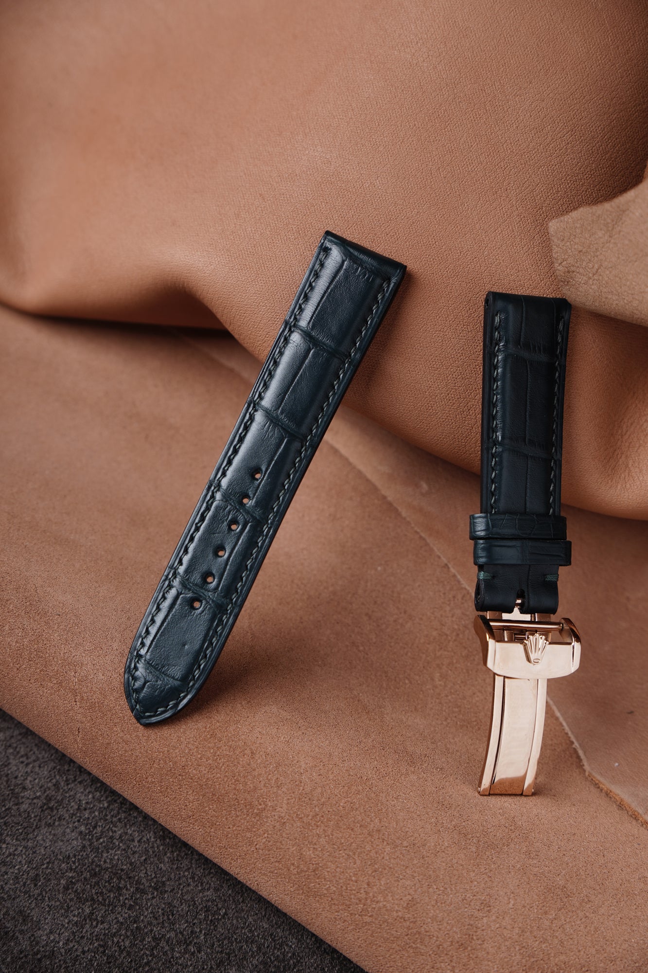 Alligator leather watch strap in green