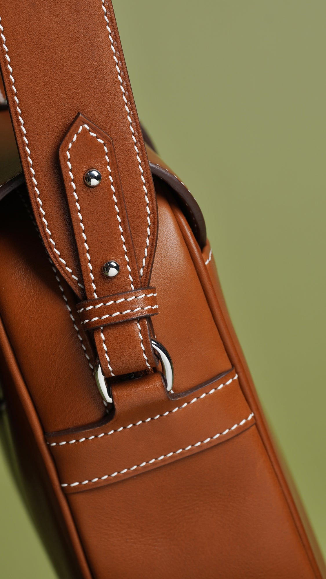 Saddle messenger bag