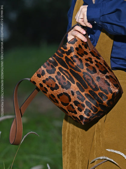 Bucket bag||Autumn/Winter Limited Edition Suede Calfskin