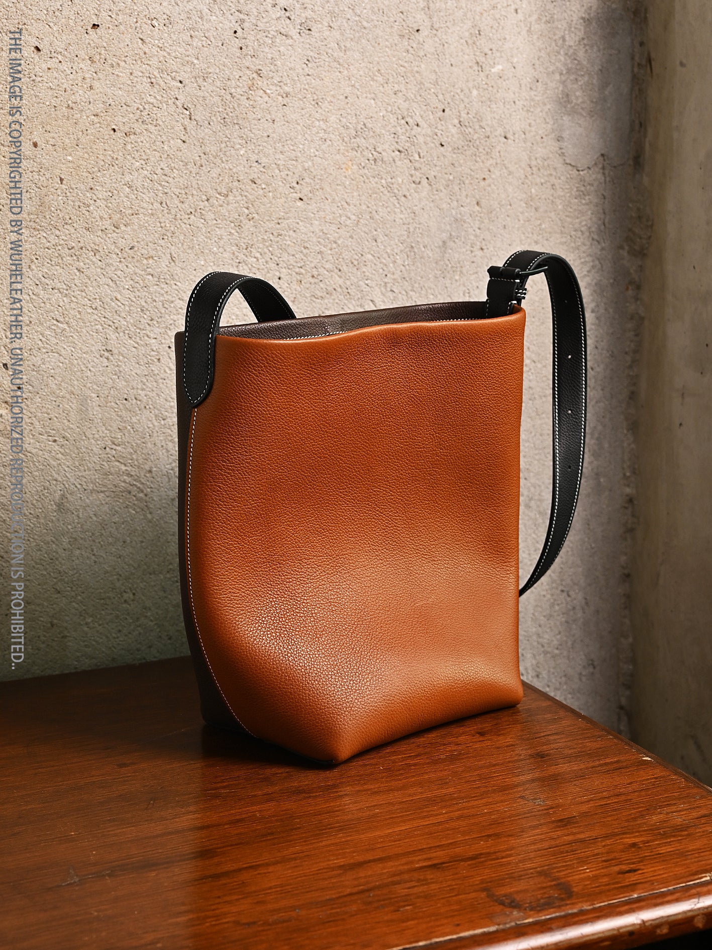 Bucket bag（Barenia Faubourg leather ）