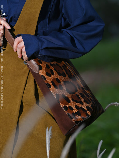 Bucket bag||Autumn/Winter Limited Edition Suede Calfskin