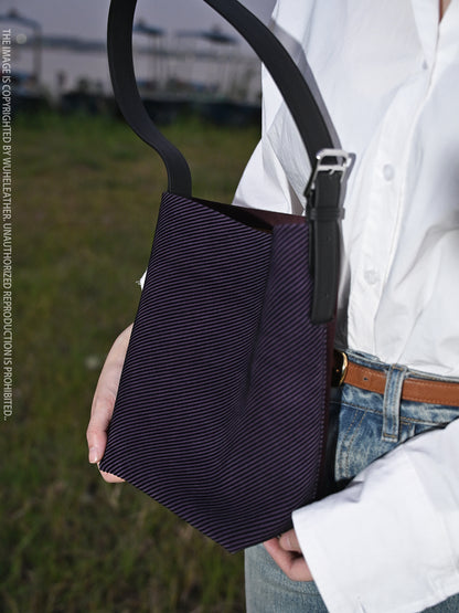 Bucket bag||Autumn/Winter Limited Edition Suede Calfskin