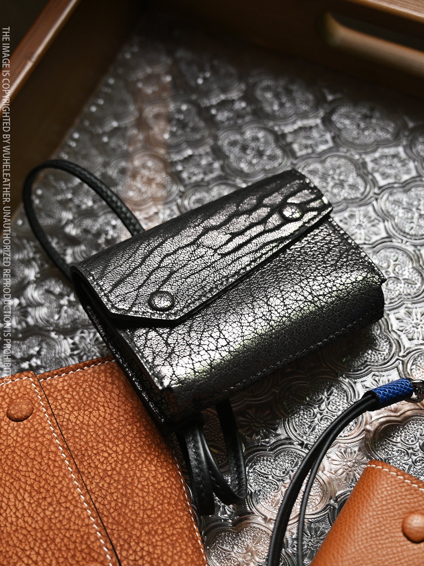 WUHE/In Stock||Maxi Carry Card Case