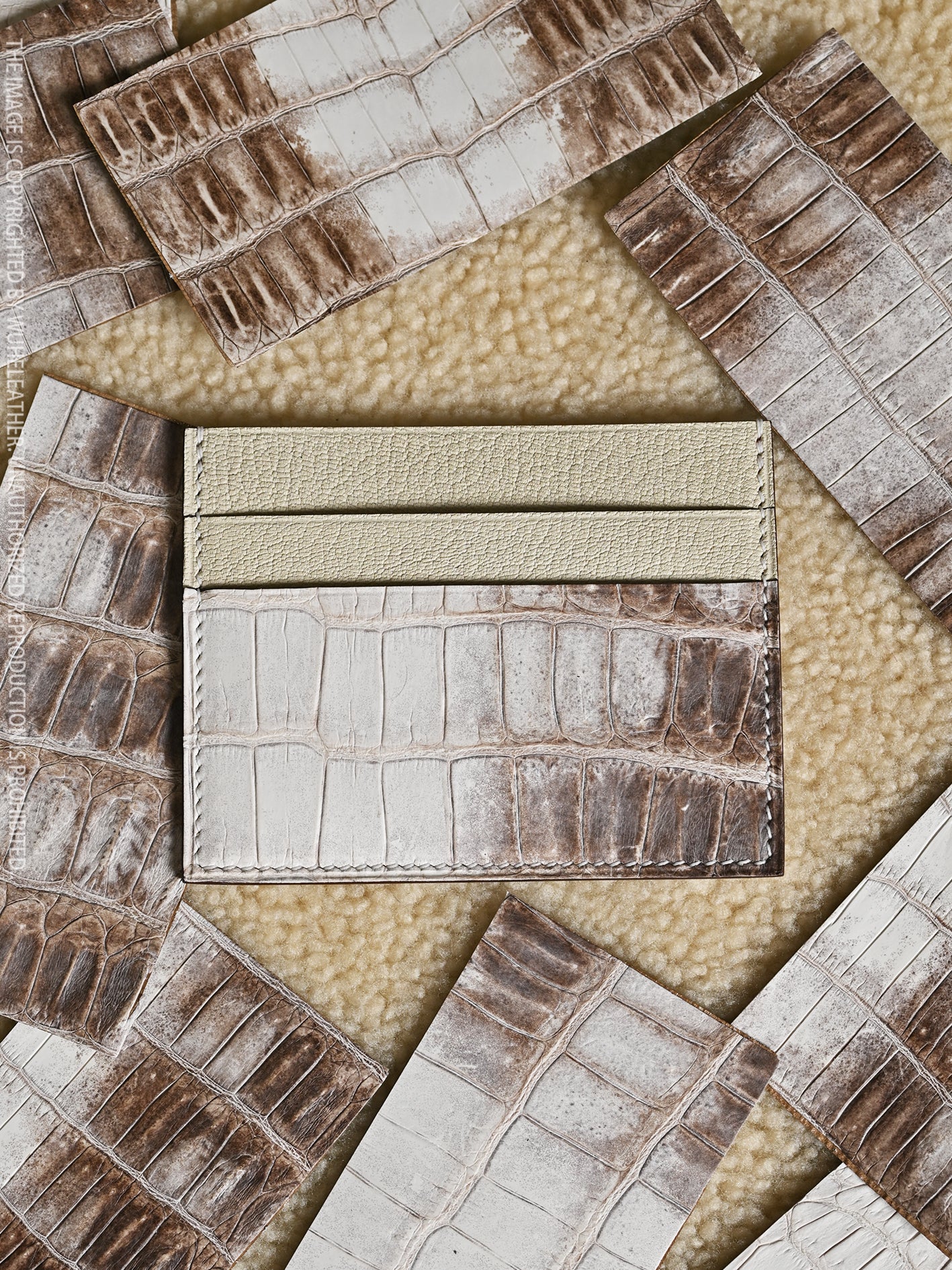 One-piece card holder