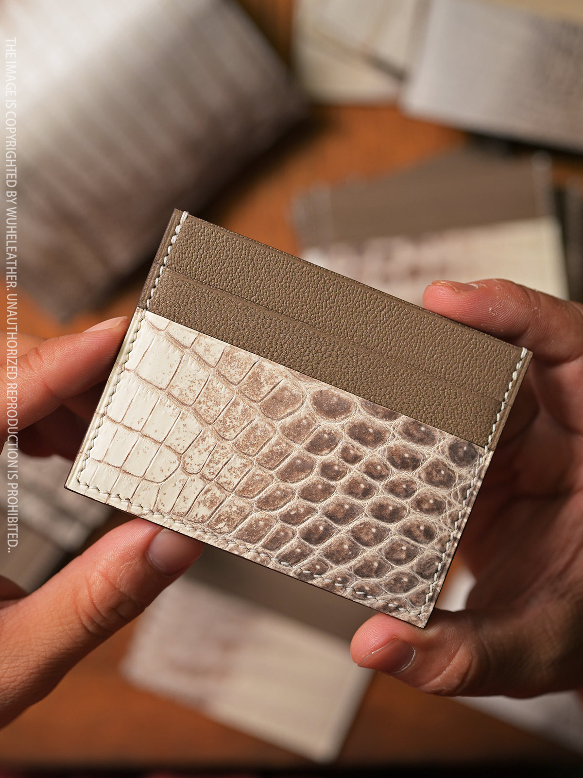 One-piece card holder