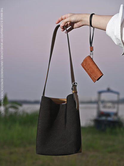 Bucket bag||Autumn/Winter Limited Edition Suede Calfskin