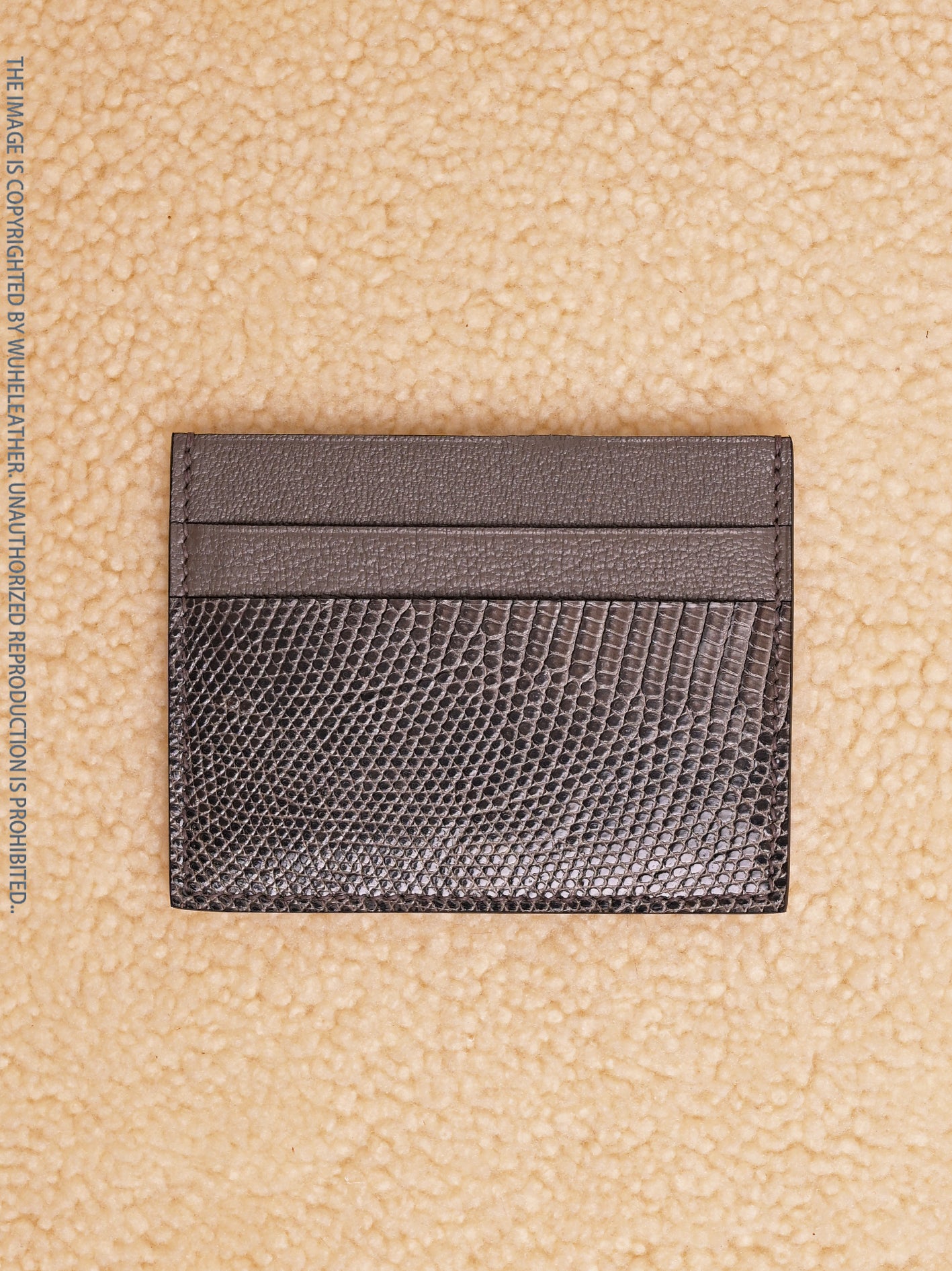One-piece card holder