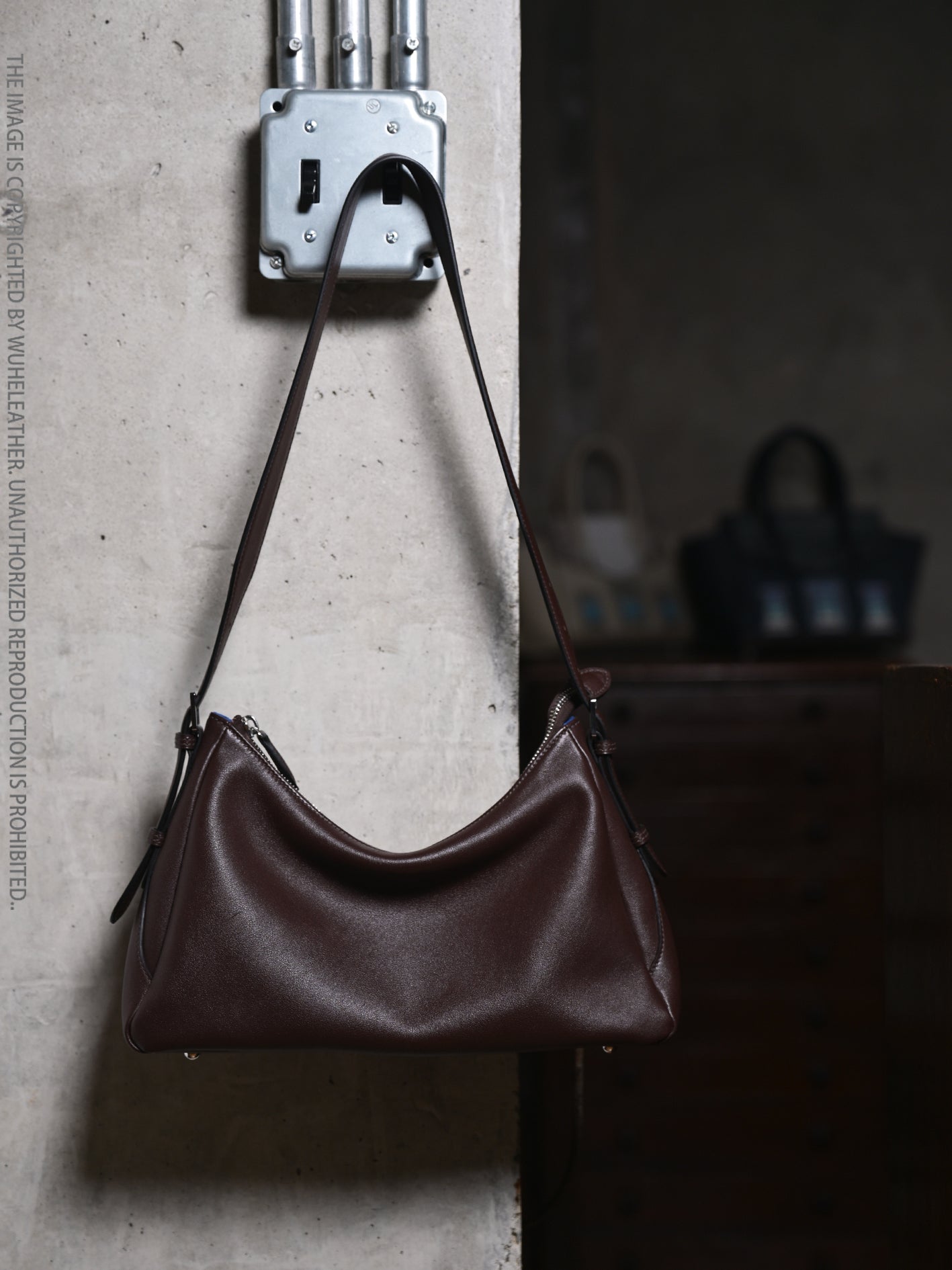 Lax HOBO || Calfskin