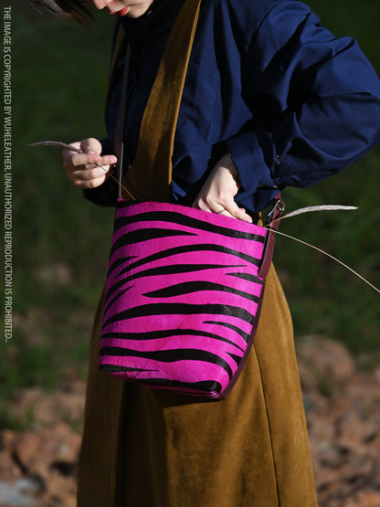 Bucket bag||Autumn/Winter Limited Edition Suede Calfskin