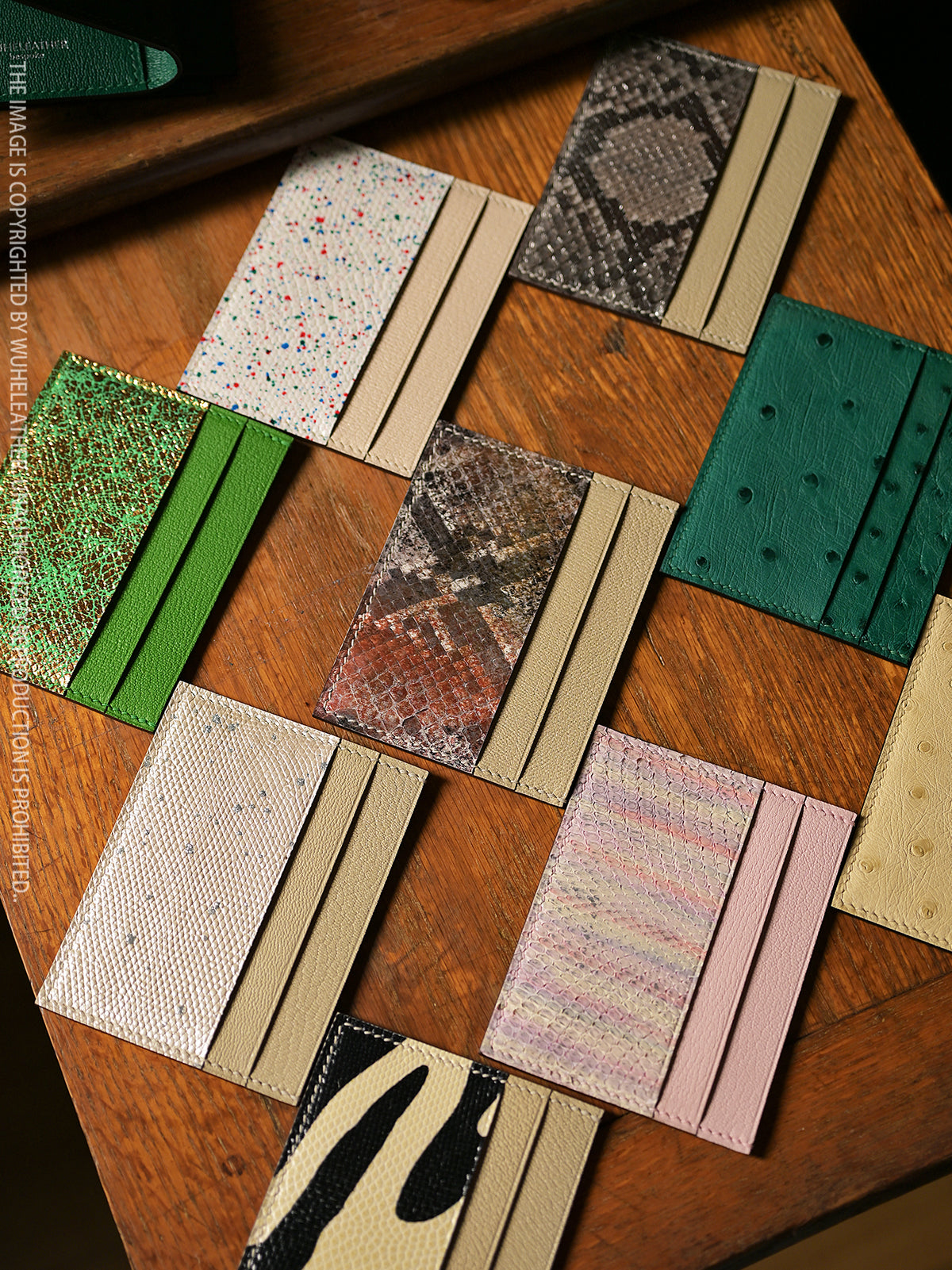 One-piece card holder