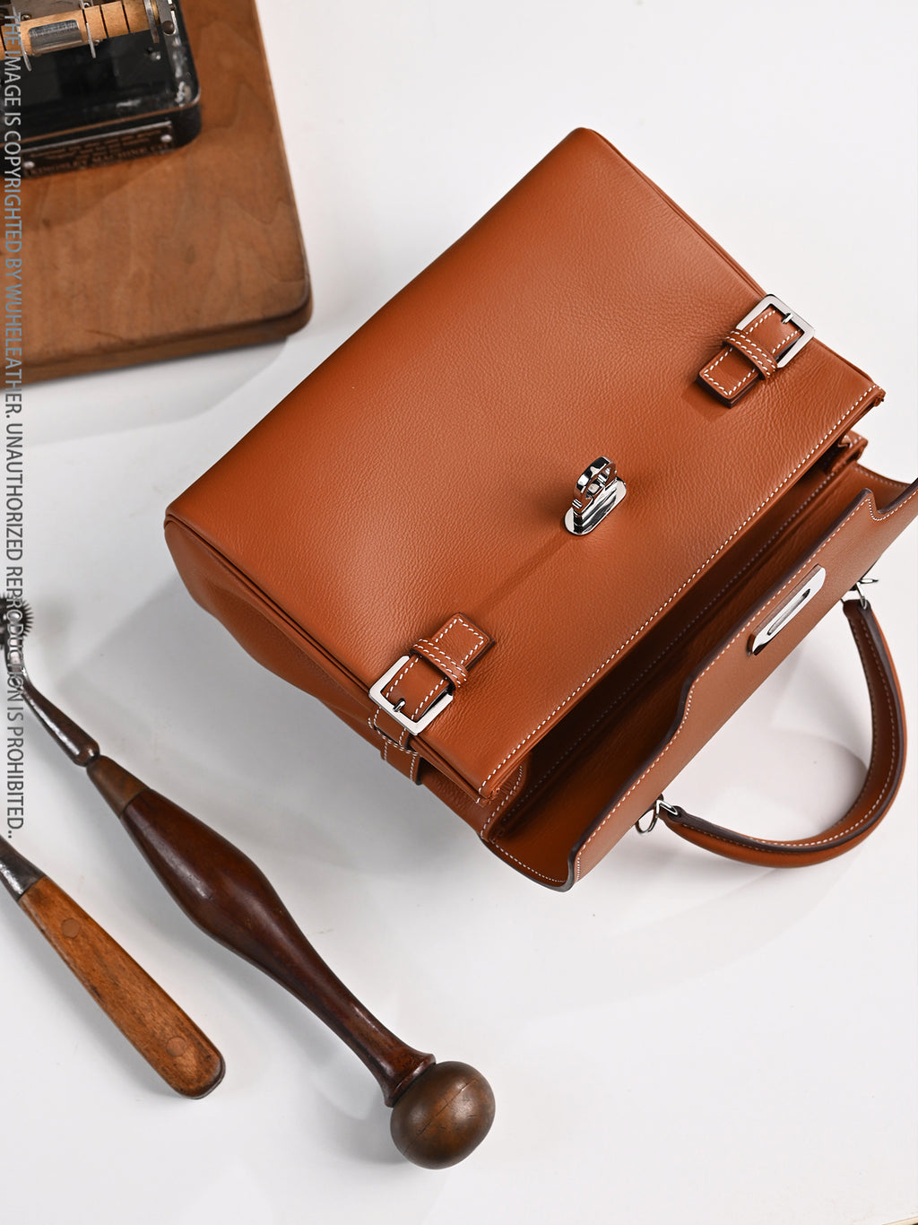 WUHE||Horseshoe Clasp Bag×calfskin
