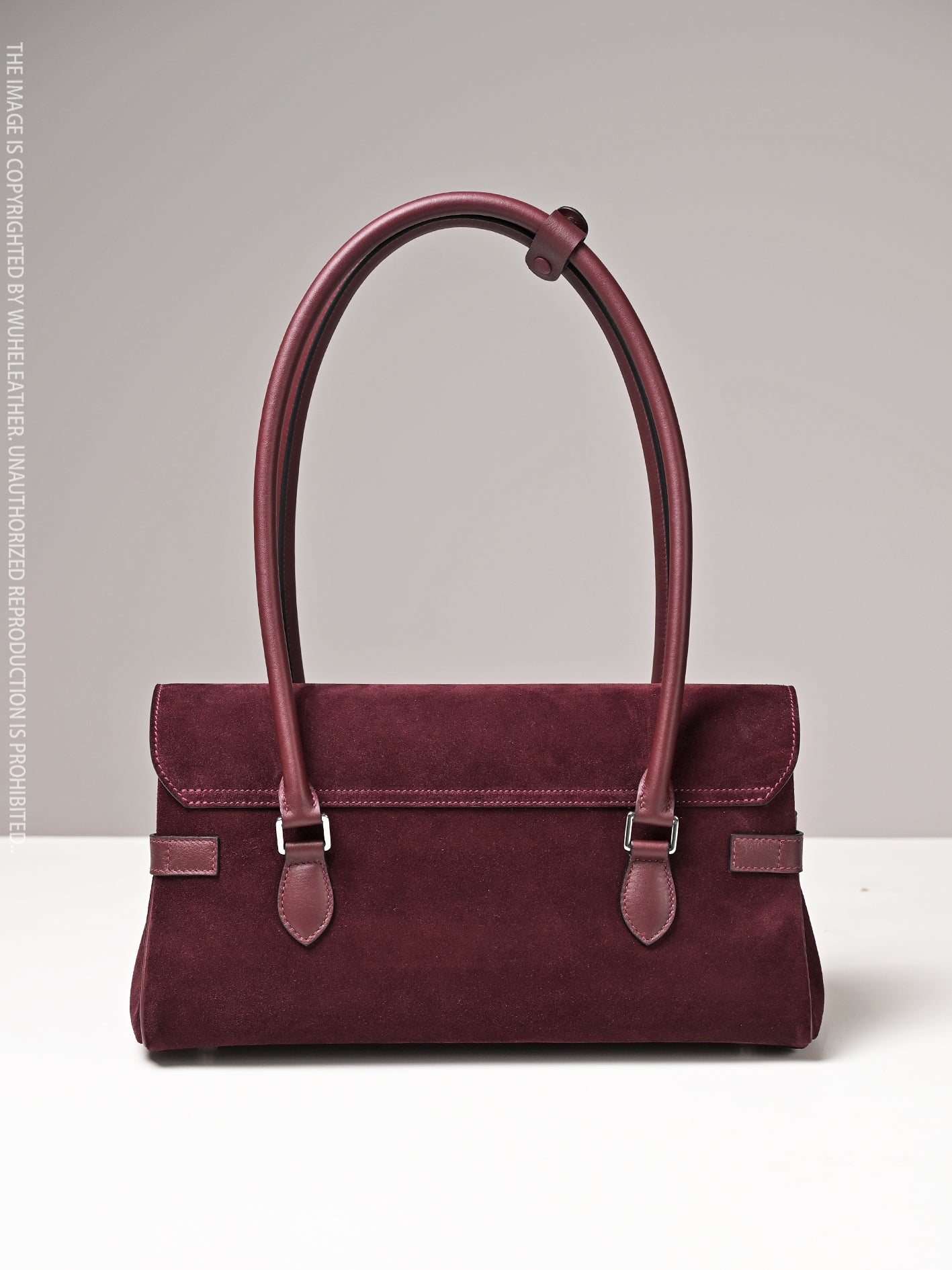 WUHE||Horseshoe Clasp baguette bag×suede calfskin