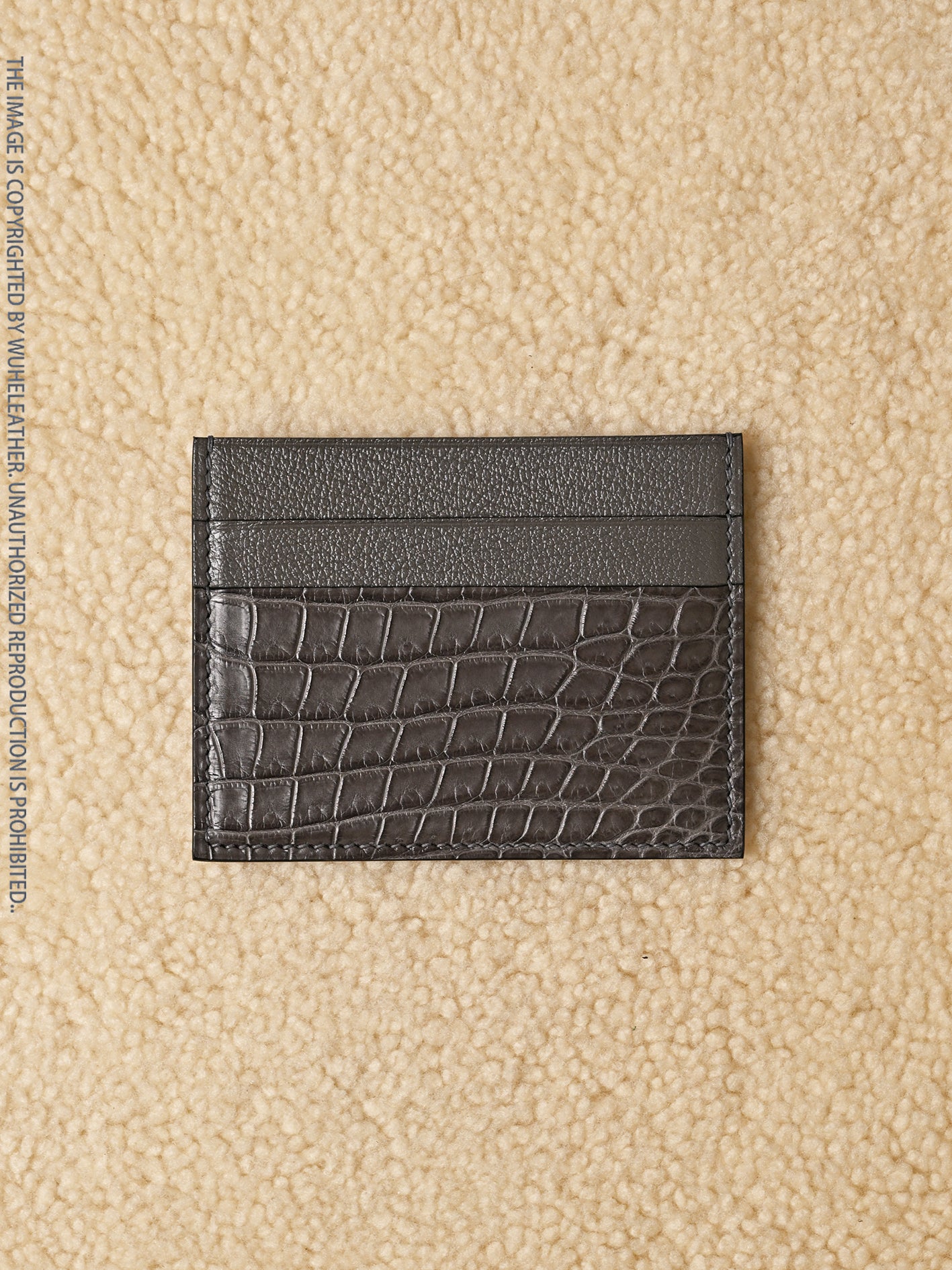 One-piece card holder