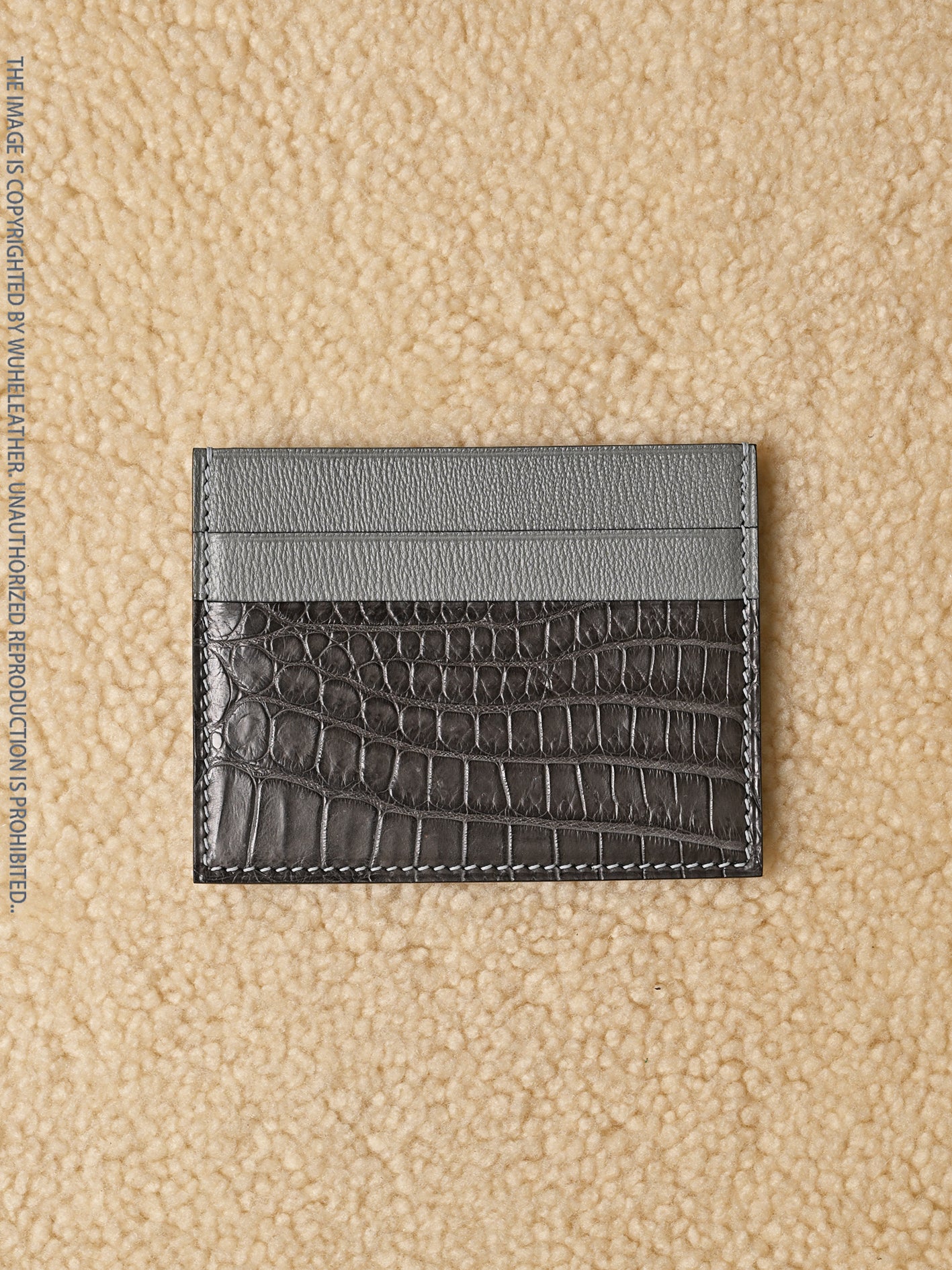 One-piece card holder