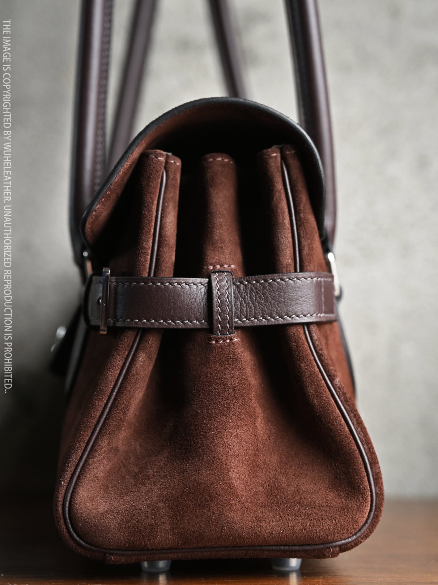 WUHE||Horseshoe Clasp baguette bag×suede calfskin