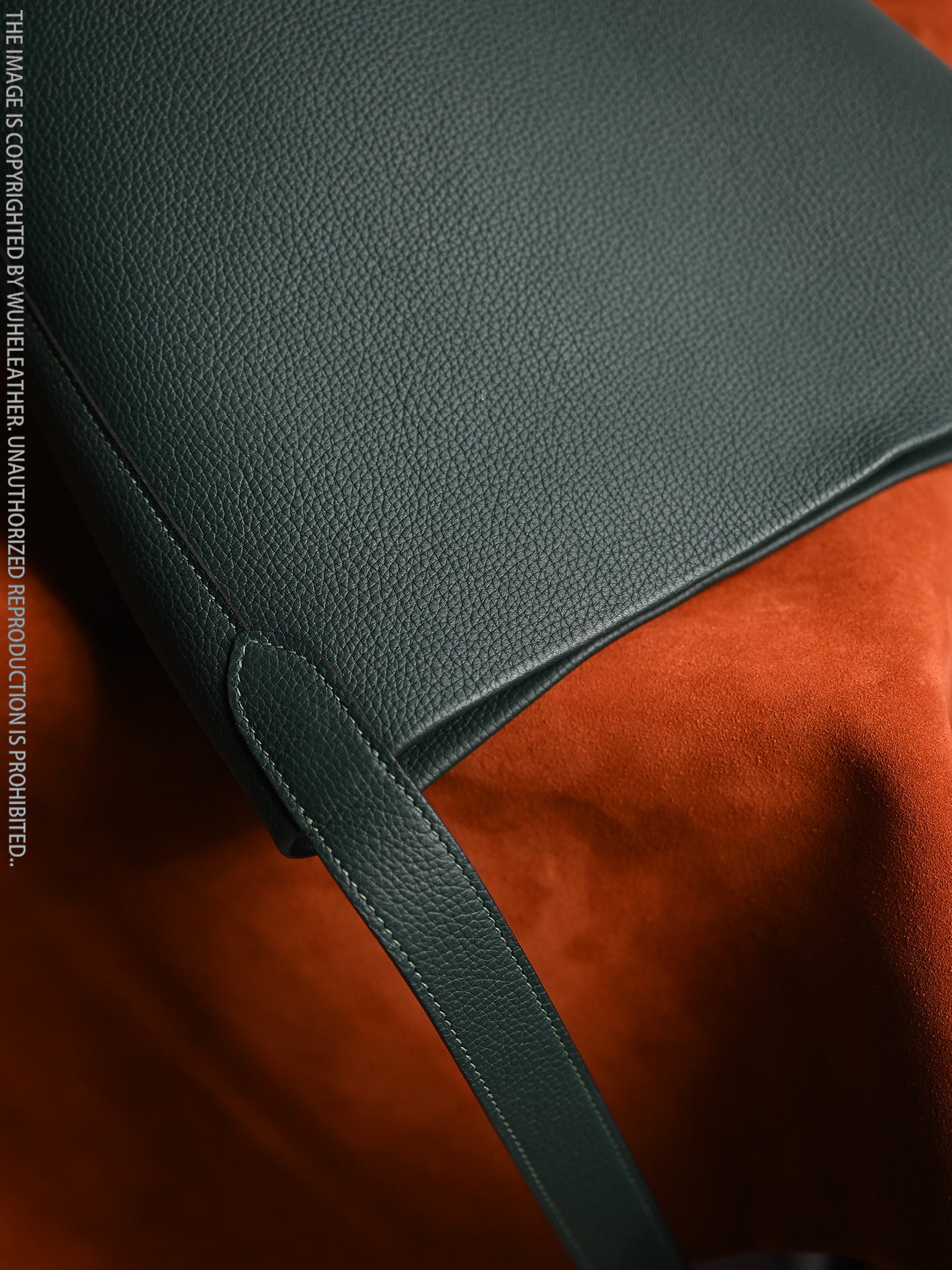 Bucket bag||Italian calfskin