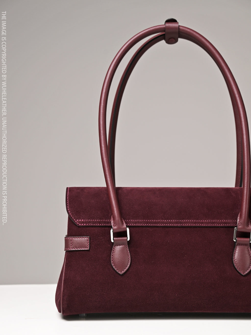 WUHE||Horseshoe Clasp baguette bag×suede calfskin