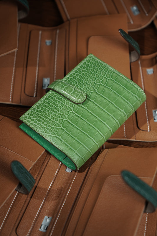 Planner with crocodile