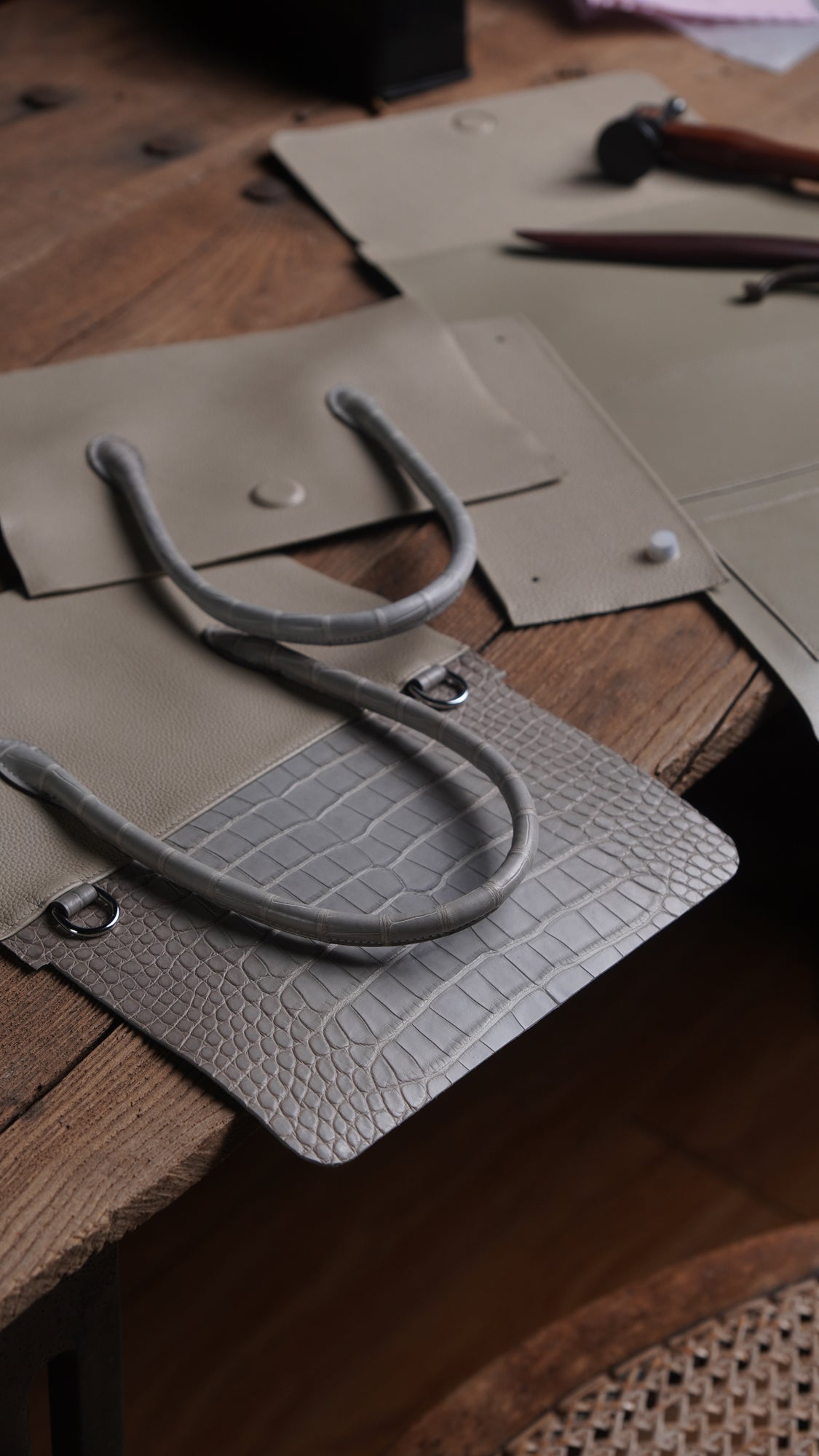 Handbag with silver gray crocodile
