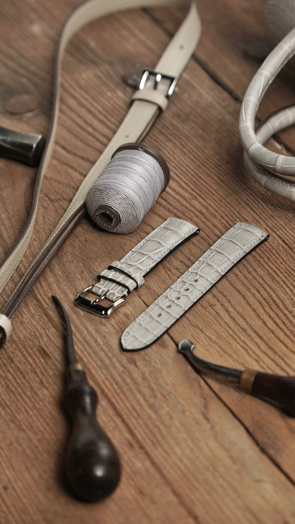 Alligator leather watch strap in silver gray