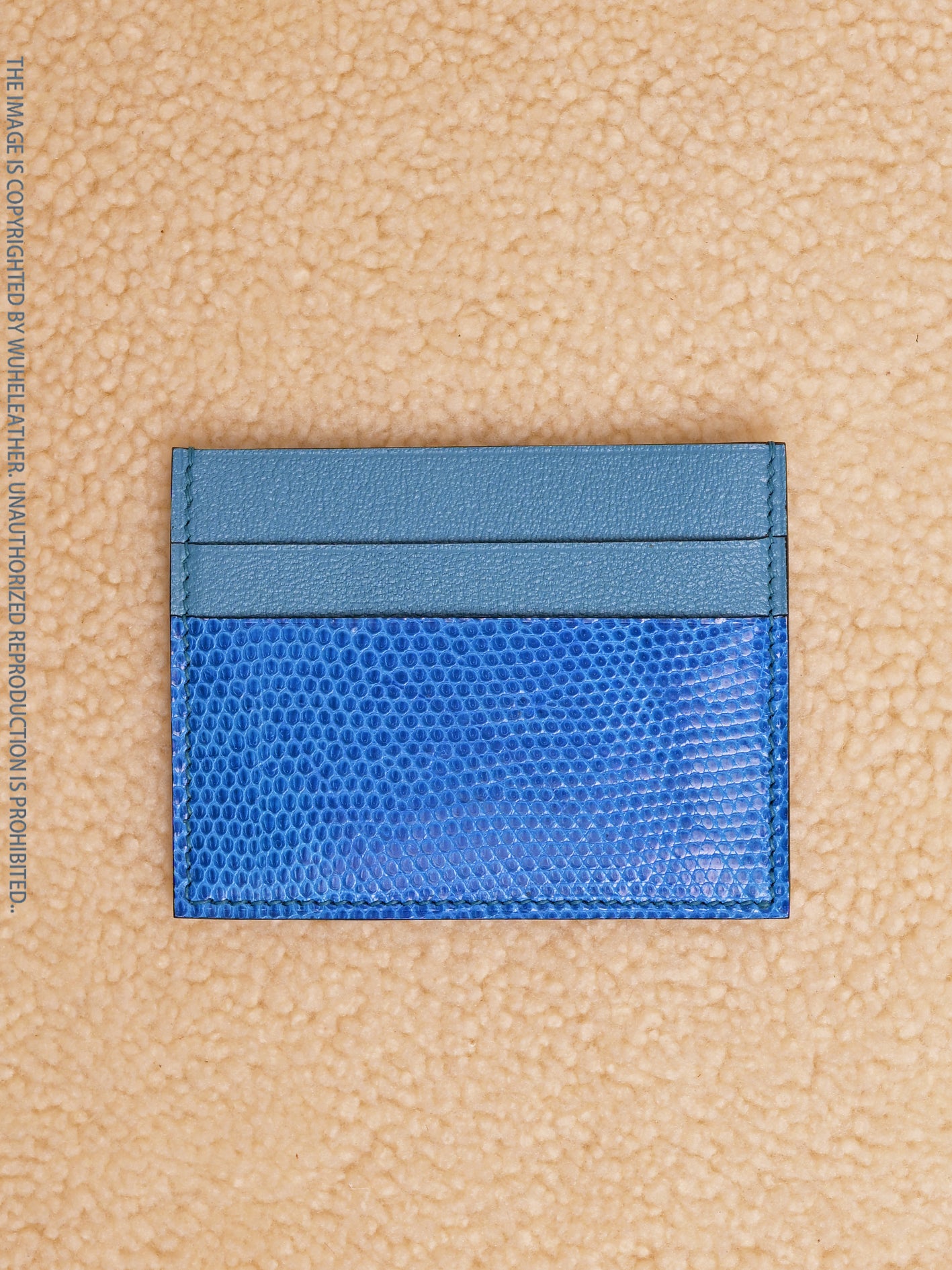 One-piece card holder