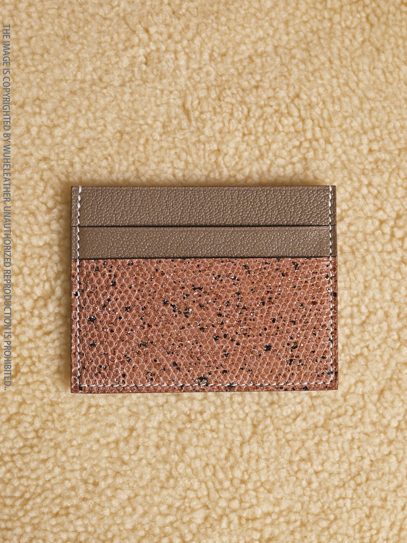 One-piece card holder