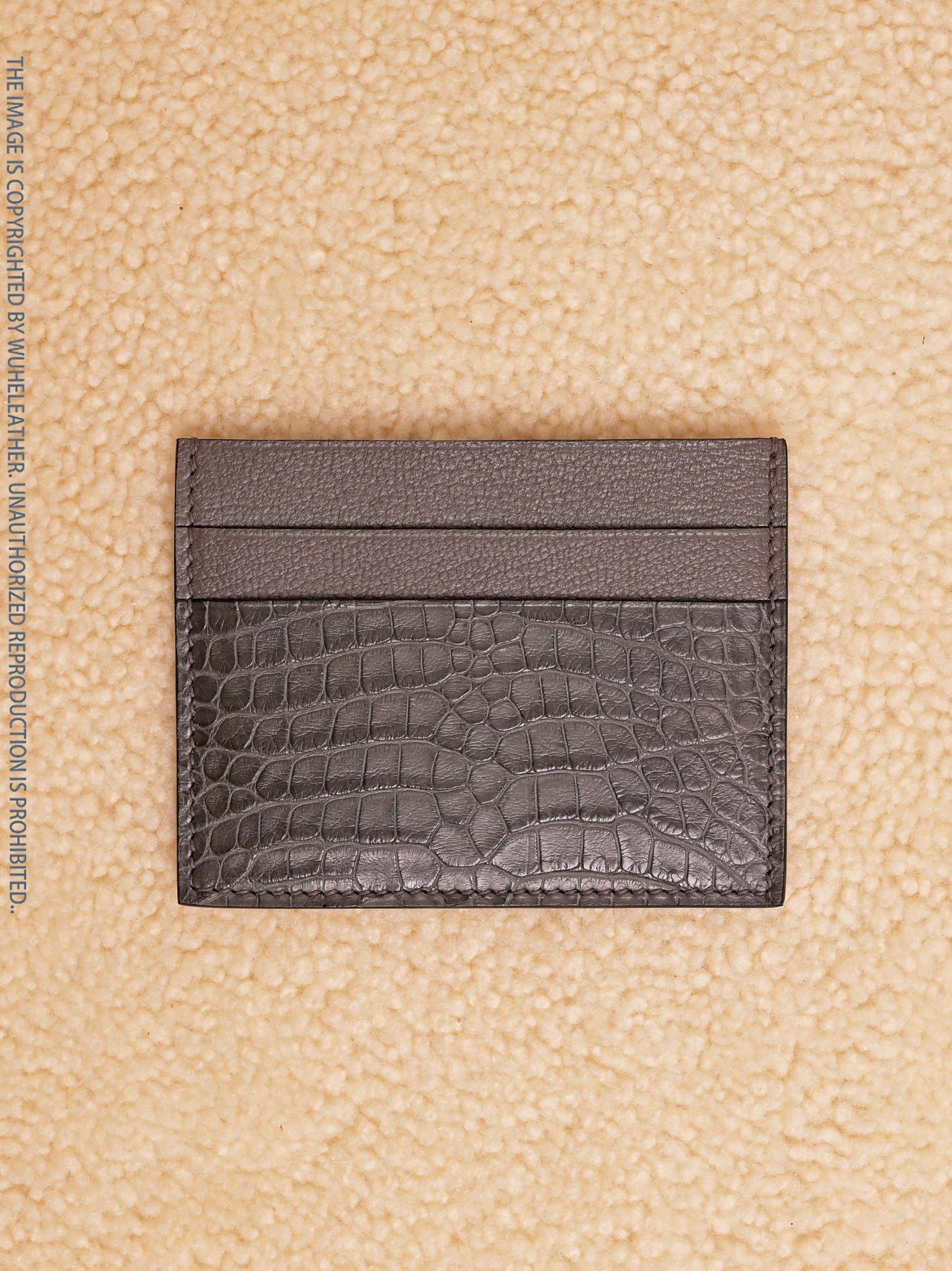 One-piece card holder